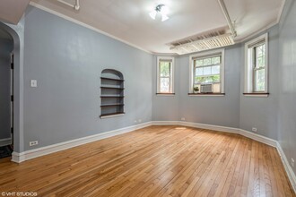 2016.5 W Greenleaf Ave in Chicago, IL - Building Photo - Building Photo