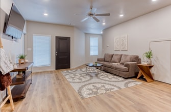 402 Lincoln Ln in Fort Smith, AR - Foto de edificio - Building Photo