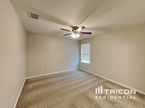 3835 Southton Vw in San Antonio, TX - Building Photo - Building Photo
