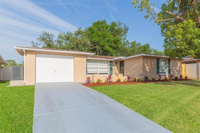 11034 Tamarix Ave in Port Richey, FL - Building Photo - Building Photo