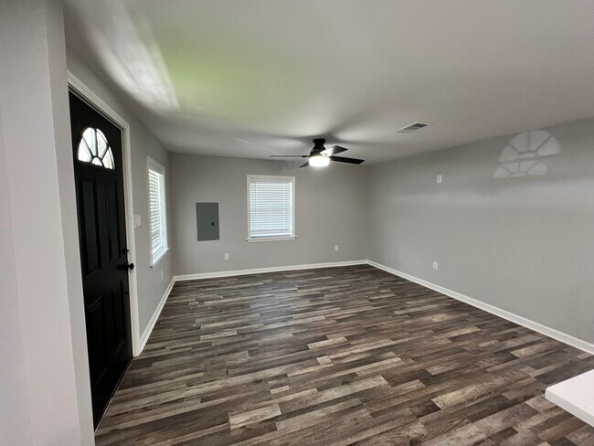 310 N Bank St in Lake Charles, LA - Building Photo - Building Photo