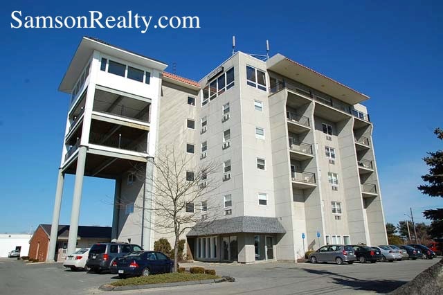 390 Metacom Ave in Bristol, RI - Building Photo - Building Photo