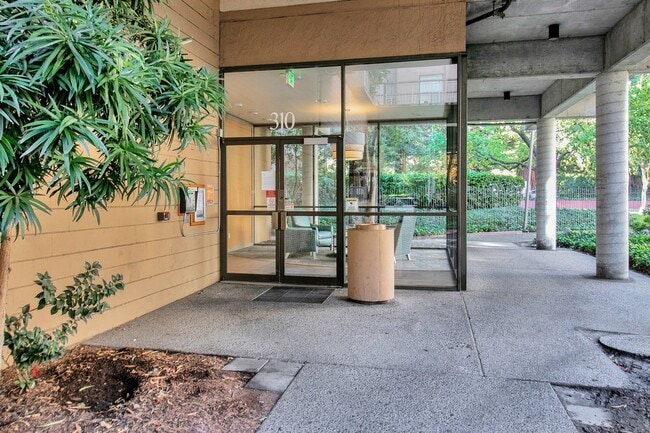 310 N Civic Dr, Unit 418 in Walnut Creek, CA - Building Photo - Building Photo