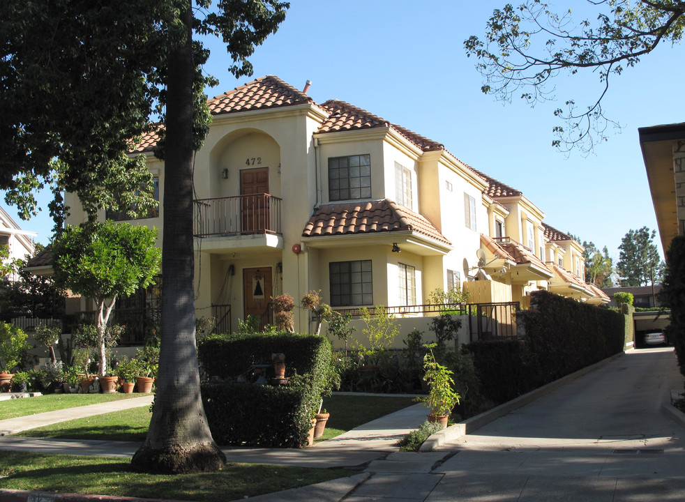 472 S El Molino Ave in Pasadena, CA - Building Photo