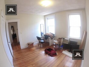 235 Freeman St in Brookline, MA - Building Photo - Building Photo