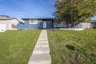 1312 Telegraph Ave in Bakersfield, CA - Building Photo