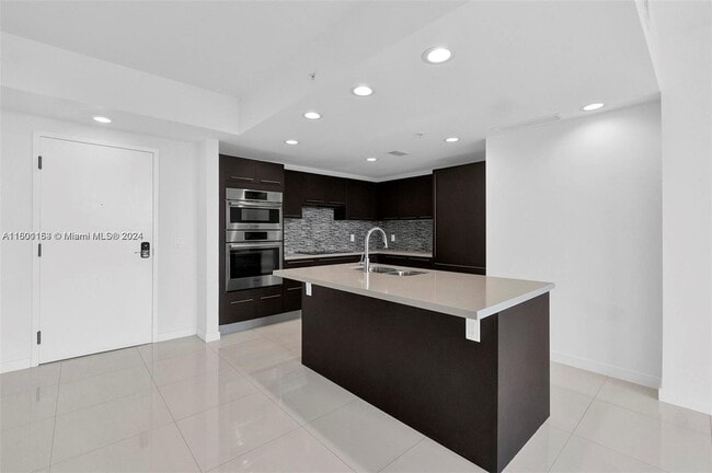 7661 NW 107th Ave, Unit 207 in Doral, FL - Building Photo - Building Photo