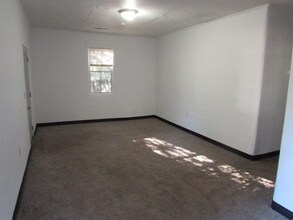 28 Burgess Ct in Sumter, SC - Foto de edificio - Building Photo