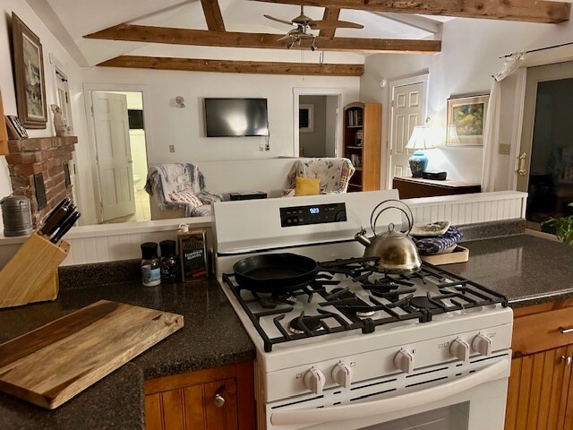 19 Union Ct in Boothbay Harbor, ME - Building Photo - Building Photo