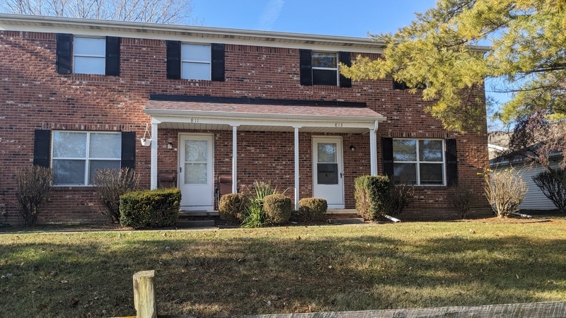 1004 Shadow Ln in Toledo, OH - Building Photo