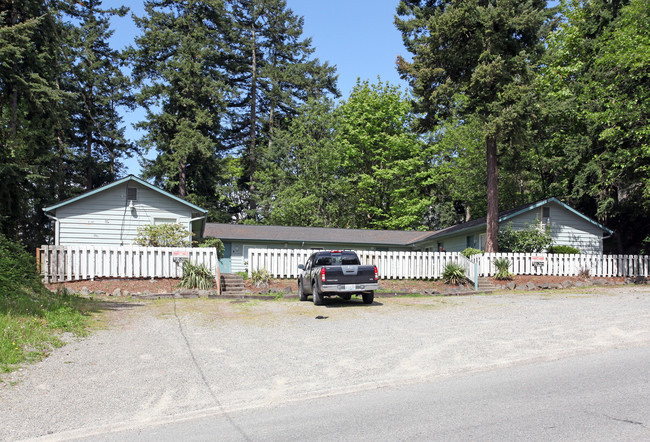 1730 S Kent Des Moines Rd in Des Moines, WA - Foto de edificio - Building Photo
