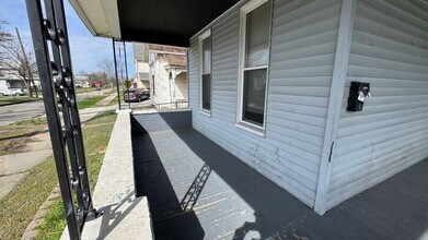 566 Palmwood Ave in Toledo, OH - Building Photo - Building Photo