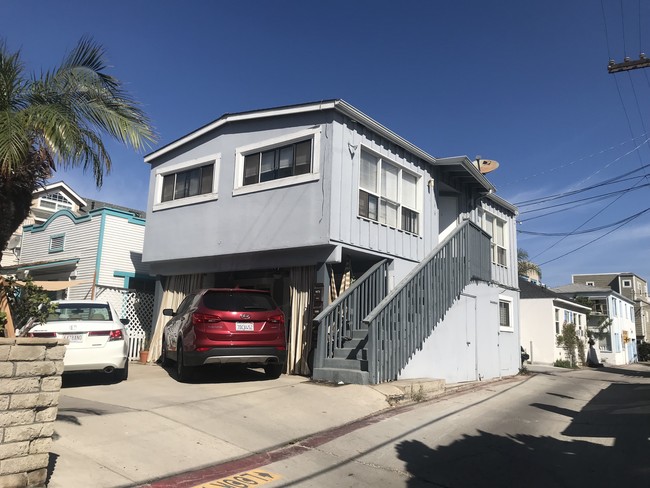 3874-3878 Bayside Ln in San Diego, CA - Building Photo - Other