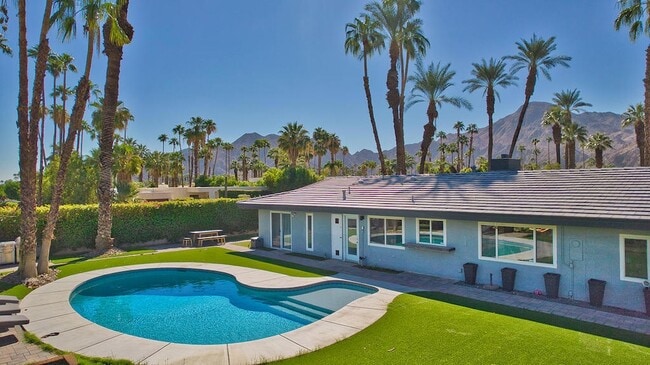 75496 Desert Park Dr