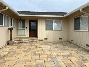 731 La Mesa Dr in Salinas, CA - Building Photo - Building Photo