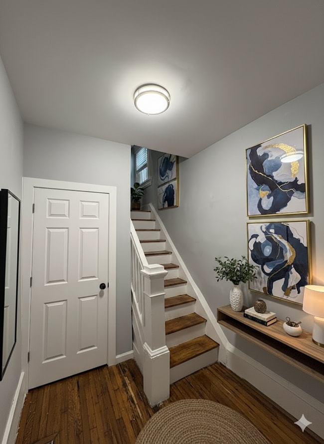923 Rogers Pl in Cincinnati, OH - Building Photo - Building Photo