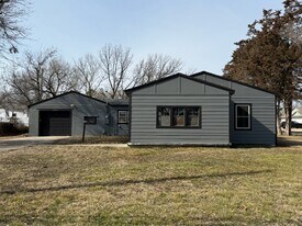 1049 N Main in Wichita, KS - Building Photo