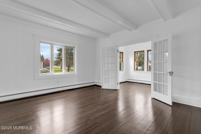 18 Holly St in Rumson, NJ - Building Photo - Building Photo