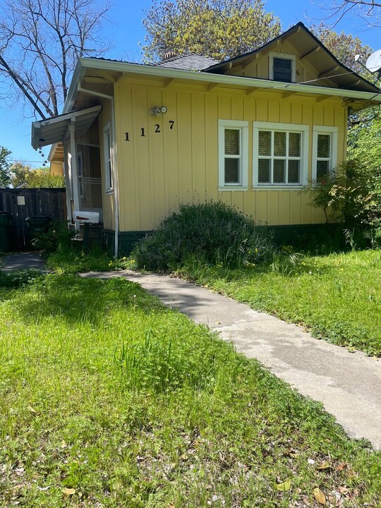 1127 Citrus Ave in Chico, CA - Building Photo