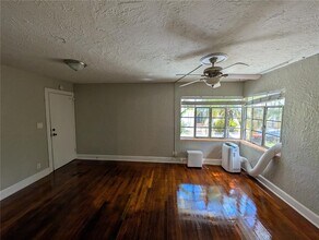 520 11th Ave NE in St. Petersburg, FL - Building Photo - Building Photo