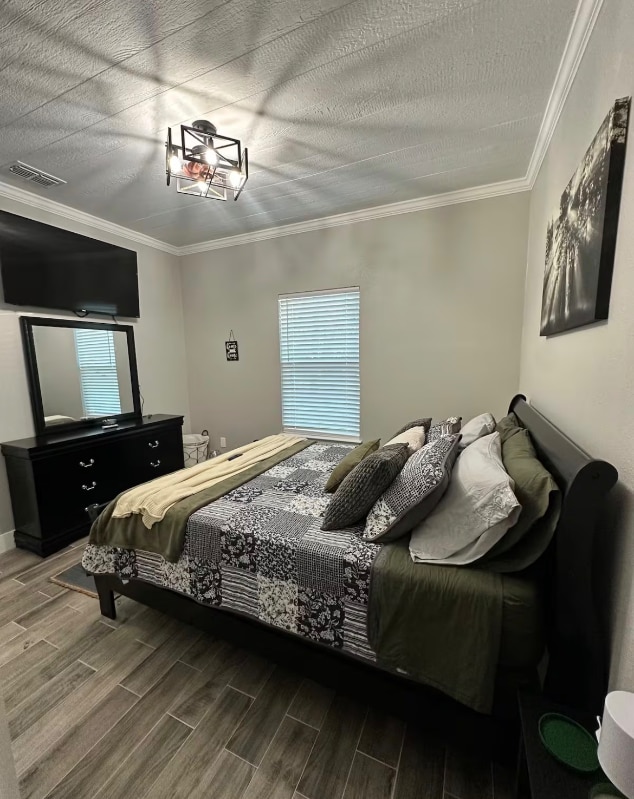 1135 Red Fox Rd in La Grange, TX - Foto de edificio - Building Photo