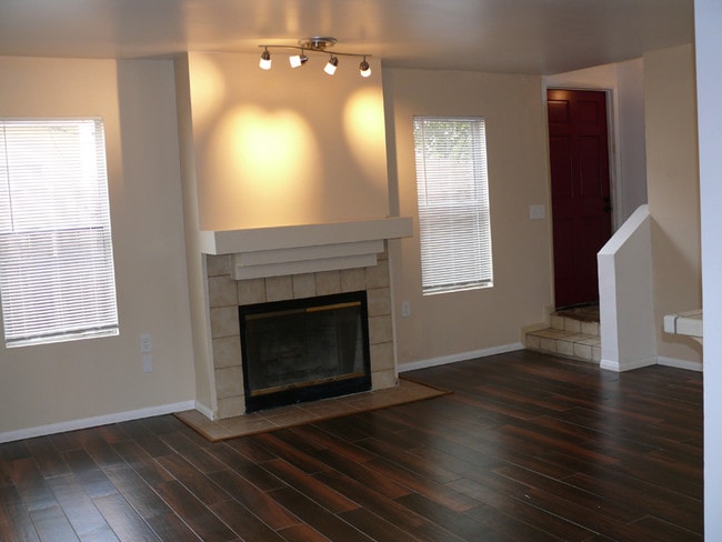 433 E Ave, Unit C in Coronado, CA - Building Photo - Building Photo