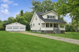 7 Mohin Park in New Hampton, NY - Building Photo - Building Photo