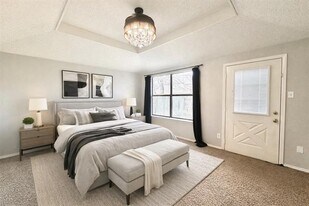 923 Wayne Ave in Duncanville, TX - Building Photo