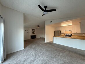 3049 Funston Dr in Sacramento, CA - Building Photo - Building Photo