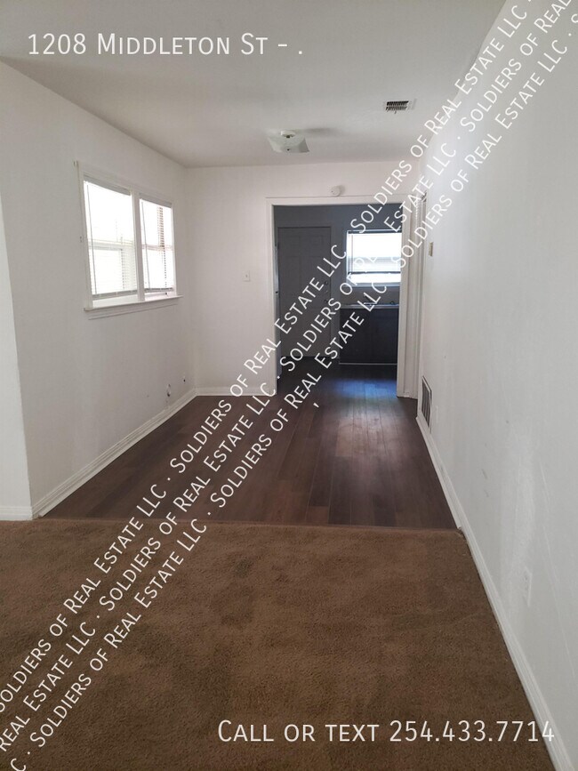 1208 Middleton St in Killeen, TX - Building Photo - Building Photo