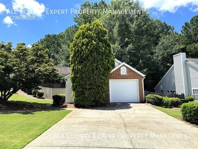 property at 2657 Laurel Ln NW
