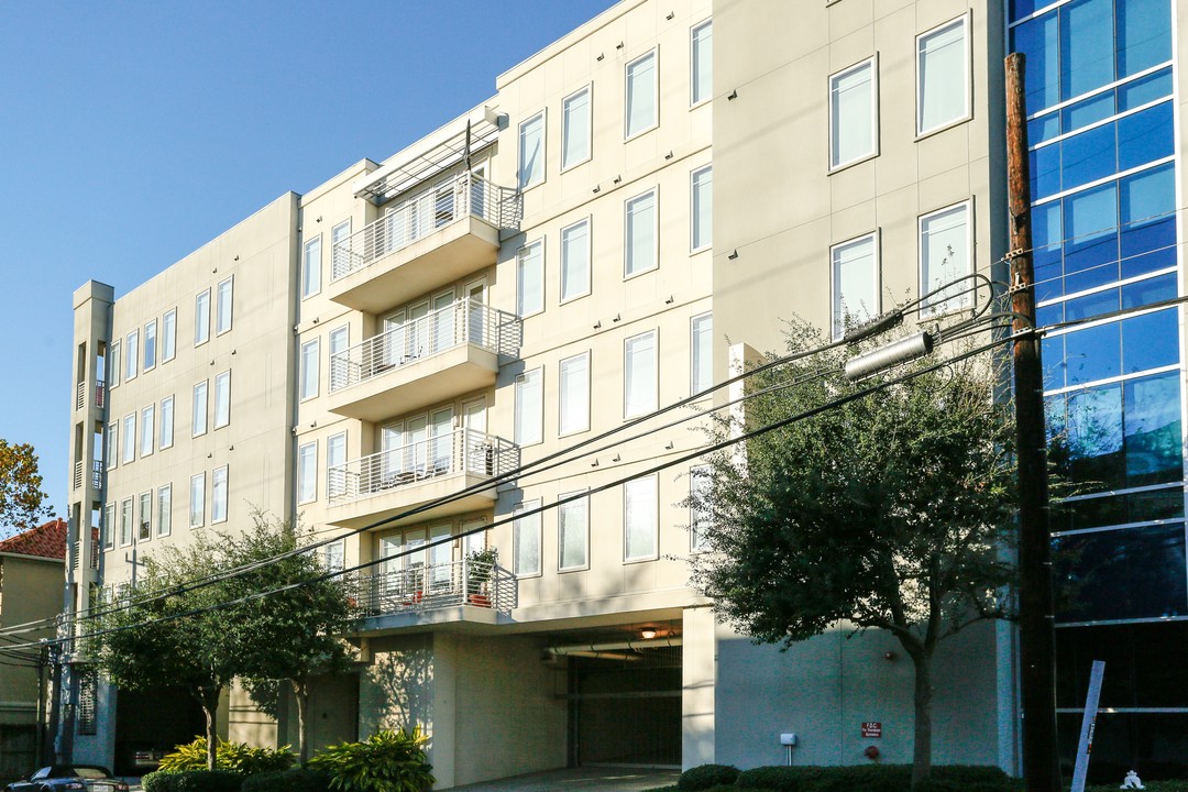 Jackson Place in Houston, TX - Building Photo