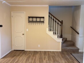 3119 W Wilshire Blvd in Oklahoma City, OK - Building Photo - Building Photo