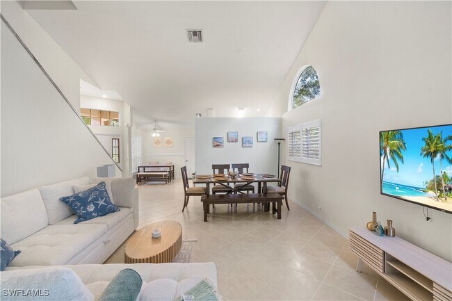 348 Carinosa Ct in Naples, FL - Building Photo - Building Photo