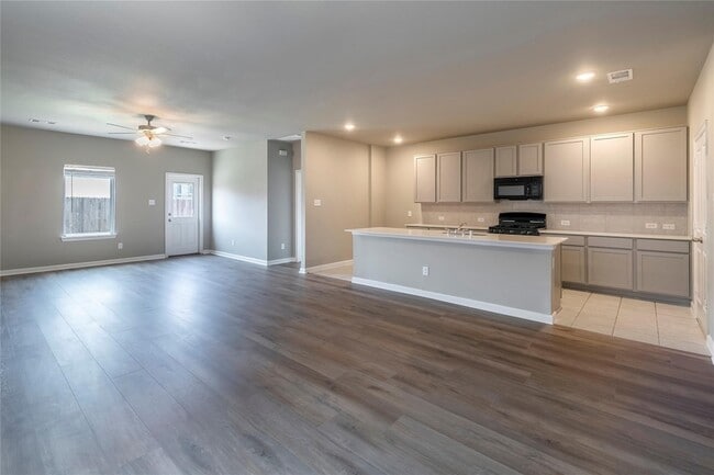 2069 Hartley Dr in Heath, TX - Foto de edificio - Building Photo