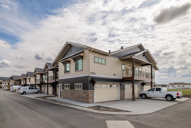 Independence Townhomes in Fargo, ND - Foto de edificio - Building Photo