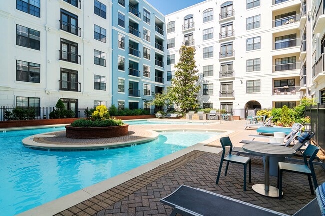 Flats at Perimeter Place