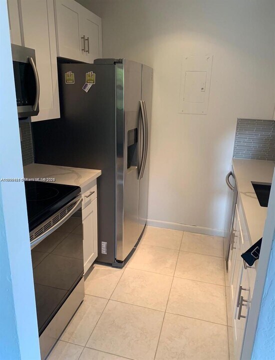 7425 SW 152nd Ave in Miami, FL - Building Photo