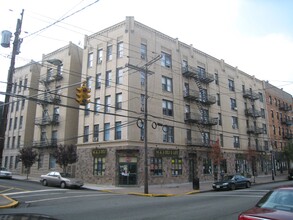 Park Avenue Skyline in Weehawken, NJ - Foto de edificio - Building Photo