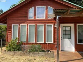 4005-4009 E 17th Ave in Eugene, OR - Building Photo