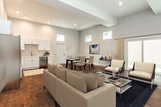 3246 Lorain Ave in Cleveland, OH - Building Photo - Building Photo