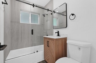 2212 Roosevelt St in Hollywood, FL - Building Photo - Building Photo
