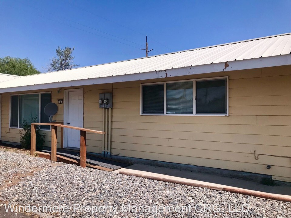 320 N Columbus Ave in Goldendale, WA - Building Photo