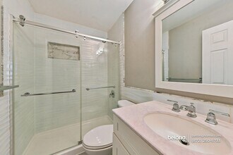 1123 Estes Ct in Naperville, IL - Building Photo - Building Photo