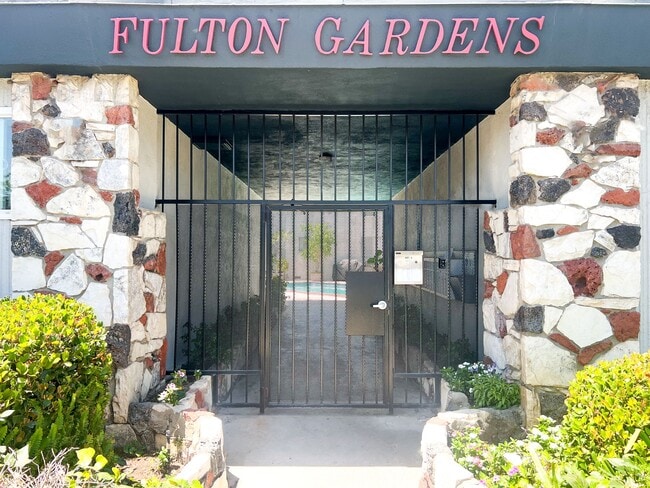 Fulton Gardens Apartments in Van Nuys, CA - Building Photo - Building Photo