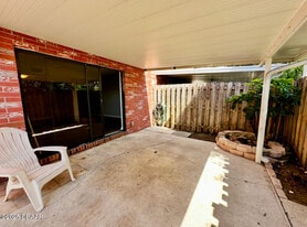 2250 S Palmetto Ave in Daytona Beach, FL - Building Photo