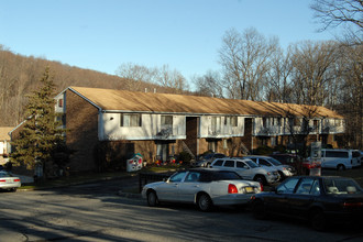 Brook Run Apartments in Dover, NJ - Building Photo - Building Photo