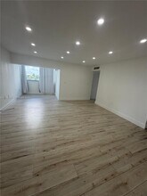 750 NW 43rd Ave in Miami, FL - Building Photo - Building Photo