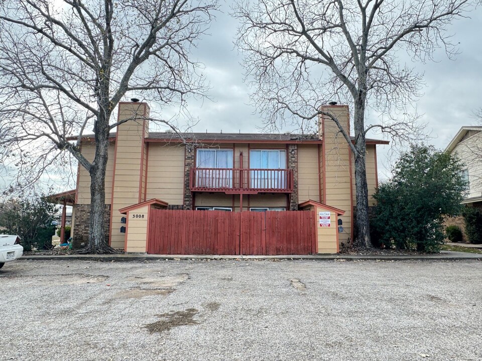 3008 Chaucer Dr in Killeen, TX - Building Photo