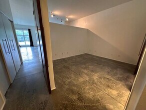 560 Dutch Valley Rd NE in Atlanta, GA - Building Photo - Building Photo